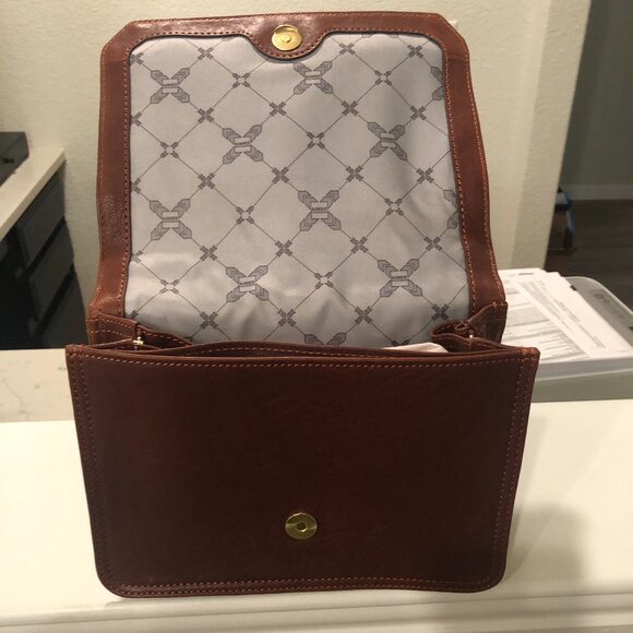 - Aimee Kestenberg - Expandable Leather Crossbody - Great Condition - Dust - Picture 8 of 9